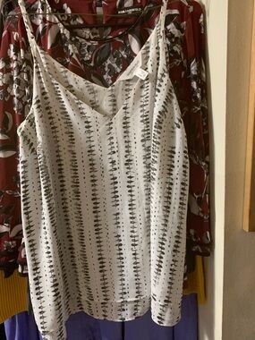 Addition Elle White and Black Printed Sleeveless Top. 1X